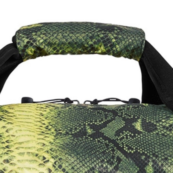 NWT Supreme North Face Snakeskin Duffle Bag - Picture 5 of 6